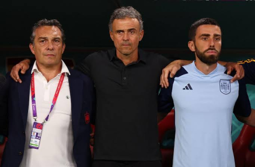 Joaquín Valdes (pictured on the left), Sports psychologist on Luis Enrique’s coaching staff.