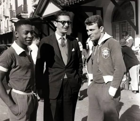Joao Carvalhaes (middle)