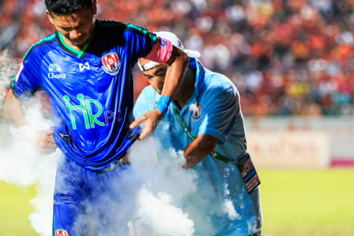 Magic Spray: Football Players Instant Pain Reliever 