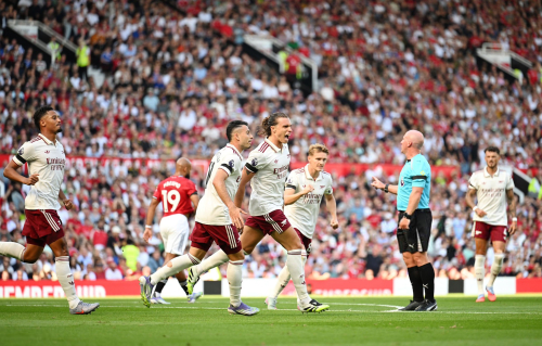 Opening weekend of 2025-26 | Season 35 of the English Premier League: Riccardo Calafiori celebrates his goal in Old Trafford 