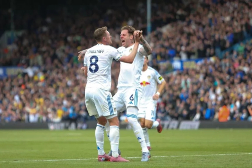 Premier League Round 6 Recap | Palace, Arsenal, and Sunderland Rise, Giants Fall | Sean Longstaff celebrates with Joe Rondon.