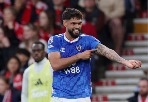 Premier League Round 6 Recap | Palace, Arsenal, and Sunderland Rise, Giants Fall: Omar Alderete celebrates against Nottingham Forest 