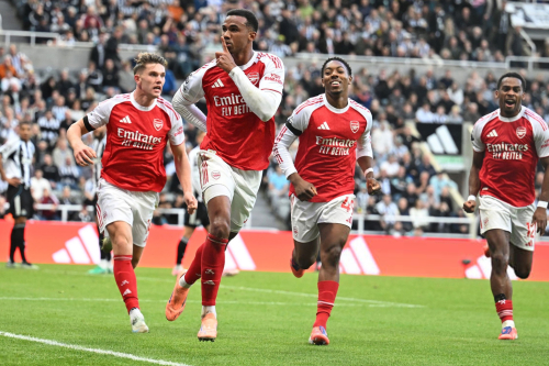 Premier League Round 6 Recap | Palace, Arsenal, and Sunderland Rise, Giants Fall: Arsenal celebrates Gabriel's late winner at Newcastle United 