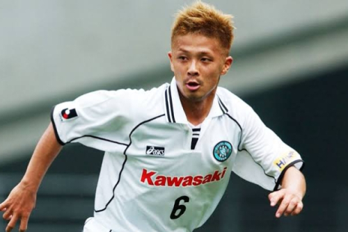 Uncover the shocking stories behind the top 10 fastest red cards in football history, from an immediate post-kick-off punch to an involuntary expletive and a dismissal before play even restarted. Read how players like Keith Gillespie (0 seconds), Lee Todd (2 seconds), and Giuseppe Lorenzo (10 seconds) earned infamous records for the quickest send-offs.