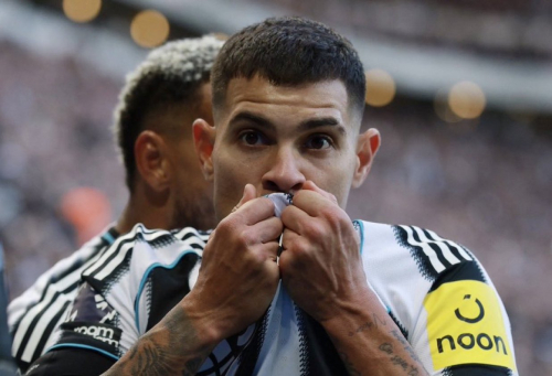 Premier League shockwaves as Chelsea, Liverpool, and Man City all lose on the same Matchday for the first time since 2016. Arsenal pull clear at the top after a win over Palace, while newcomers Sunderland, Leeds, and Burnley secure a historic treble of victories. Read the full Round 9 review, including Man United's redemption, Liverpool's fourth straight defeat, and the top-five shake-up.