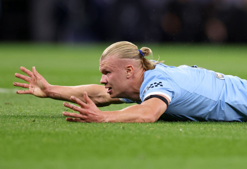 A thrilling weekend of European football beckons as top clubs clash across the Premier League, Serie A, LaLiga, Bundesliga, and Ligue 1. From Tottenham vs Chelsea to Bayern vs Leverkusen and Liverpool’s fightback hopes, dive into the standout fixtures, key storylines, and bold match predictions shaping the season’s narrative.