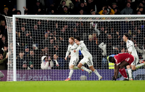 Arsenal extends their lead to six points in a thrilling Premier League Week 20! Highlights include Manchester City’s slip-up against managerless Chelsea, Liverpool’s late heartbreak at Fulham, and Wolves’ stunning first win of the season. Get the full roundup of all 10 games, from Igor Thiago’s hat-trick to Aston Villa’s home dominance.
