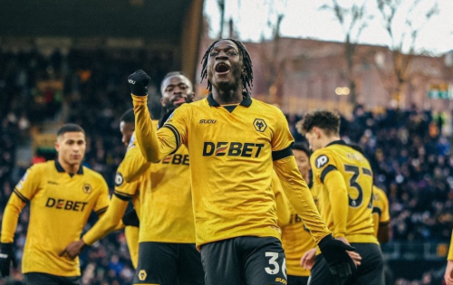 Arsenal extends their lead to six points in a thrilling Premier League Week 20! Highlights include Manchester City’s slip-up against managerless Chelsea, Liverpool’s late heartbreak at Fulham, and Wolves’ stunning first win of the season. Get the full roundup of all 10 games, from Igor Thiago’s hat-trick to Aston Villa’s home dominance.