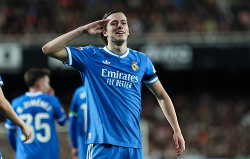 Highlights of the weekend: Table toppers win as European and relegation races heat up