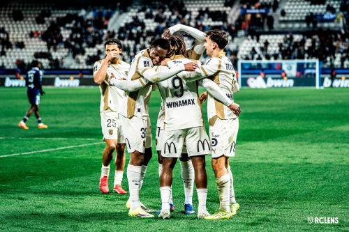 Preview the biggest high-stakes matches in Europe's top five leagues for February 21-22, 2026. From the North London Derby under Igor Tudor to Bayern’s battle with Frankfurt and Lyon’s historic win streak, get expert analysis, injury news, and score predictions for the weekend's elite football action.