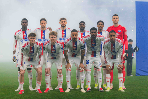 Title races hit the final third! We preview this weekend’s biggest European clashes, including Arsenal vs. Chelsea and Der Klassiker. See our predictions.