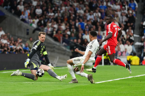 UCL: David Raya brushes off Arsenal s crisis with Lisbon heroics as Manuel Neuer relives good old days